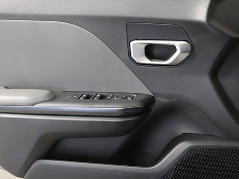 New 2025 Kia K4 LXS image 22