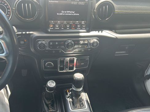 Used 2021 Jeep Gladiator Overland AWD/4WD image 16