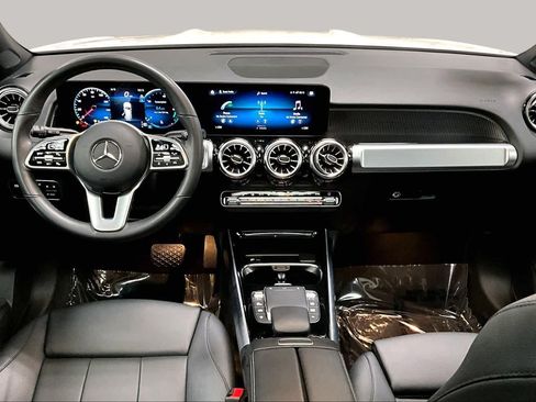 Used 2023 Mercedes-Benz GLB 250 4MATIC image 16