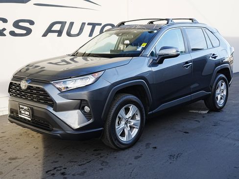 Used 2021 Toyota RAV4 XLE image 7