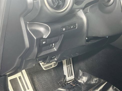 Used 2022 Lexus IS 350 F Sport image 10