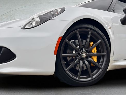 Used 2015 Alfa Romeo 4C Spider w/ Spider Track Package RWD image 26