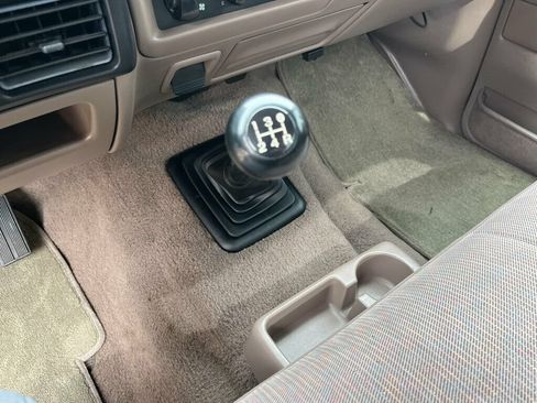 Used 1996 Ford F150 2WD Regular Cab image 57