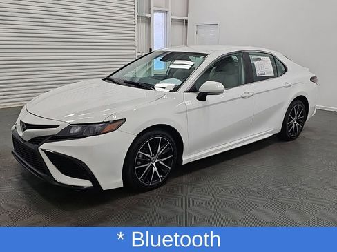 Used 2023 Toyota Camry SE FWD image 5