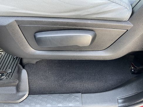 Used 2020 RAM 1500 Classic SLT image 15