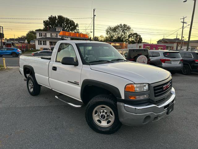 Used 2005 GMC Sierra 2500 W/T w/ Heavy-Duty Power Package RWD image 2