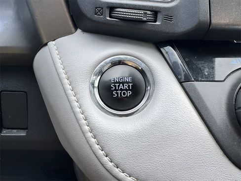 Used 2018 Toyota RAV4 XLE image 16