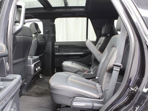 Used 2022 Ford Expedition Platinum image 10