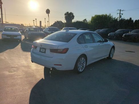 Used 2023 BMW 330i Sedan w/ Convenience Package RWD image 5