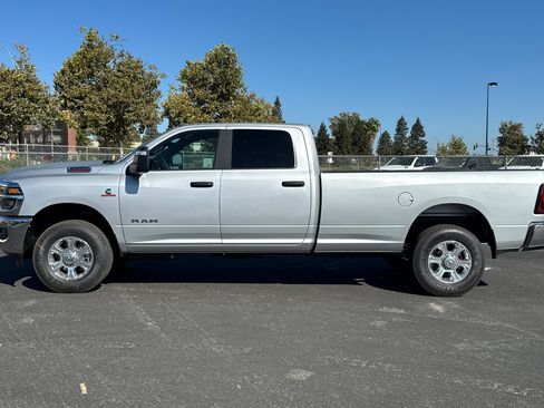 New 2026 RAM 3500 Big Horn AWD/4WD image 6