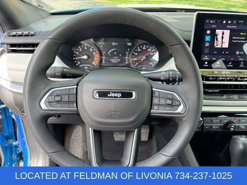 Used 2025 Jeep Compass Limited AWD/4WD image 11