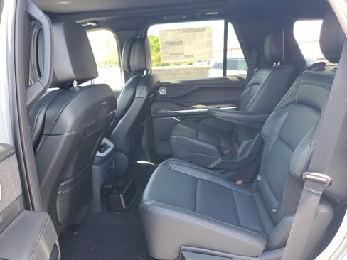 New 2026 Lincoln Navigator Reserve w/ Jet Appearance Package AWD/4WD image 27