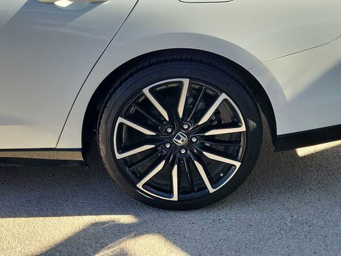 Used 2024 Honda Accord Touring image 8