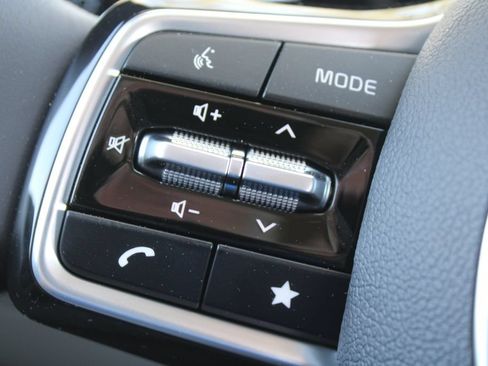 New 2027 Kia Carnival SX w/ Dark Edition Package FWD image 34