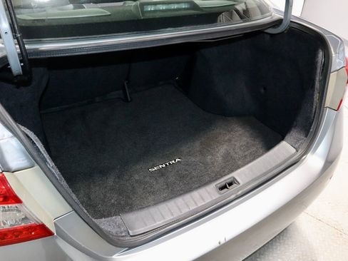 Used 2014 Nissan Sentra SV FWD image 12