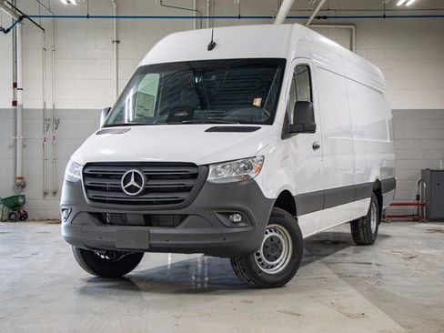 Used 2025 Mercedes-Benz Sprinter 3500 image 1