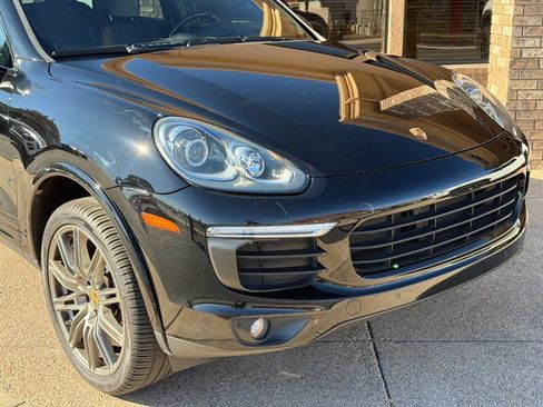 Used 2018 Porsche Cayenne Platinum Edition w/ Premium Package image 10