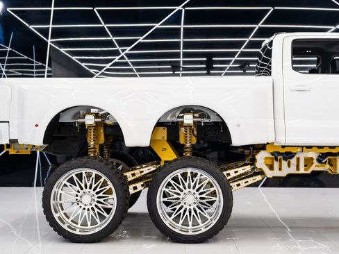 Used 2025 Ford F550 4x4 Crew Cab Super Duty image 8