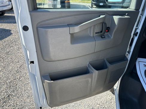 Used 2020 Chevrolet Express 3500 w/ Driver Convenience Package RWD image 21