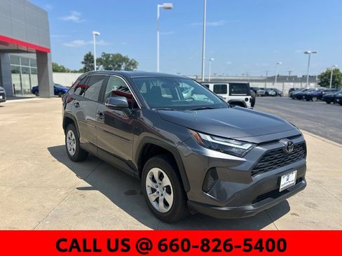 Used 2024 Toyota RAV4 LE AWD/4WD image 4