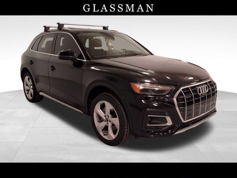 Used 2021 Audi Q5 Prestige w/ Prestige Package image 1