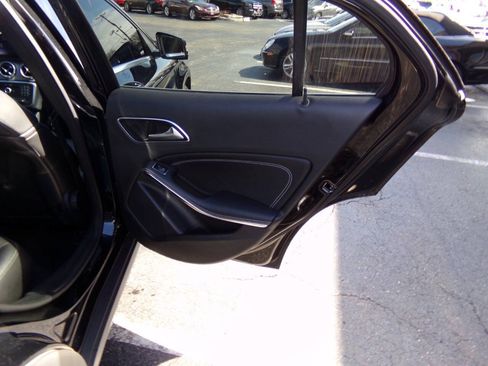 Used 2016 Mercedes-Benz GLA 250 image 27