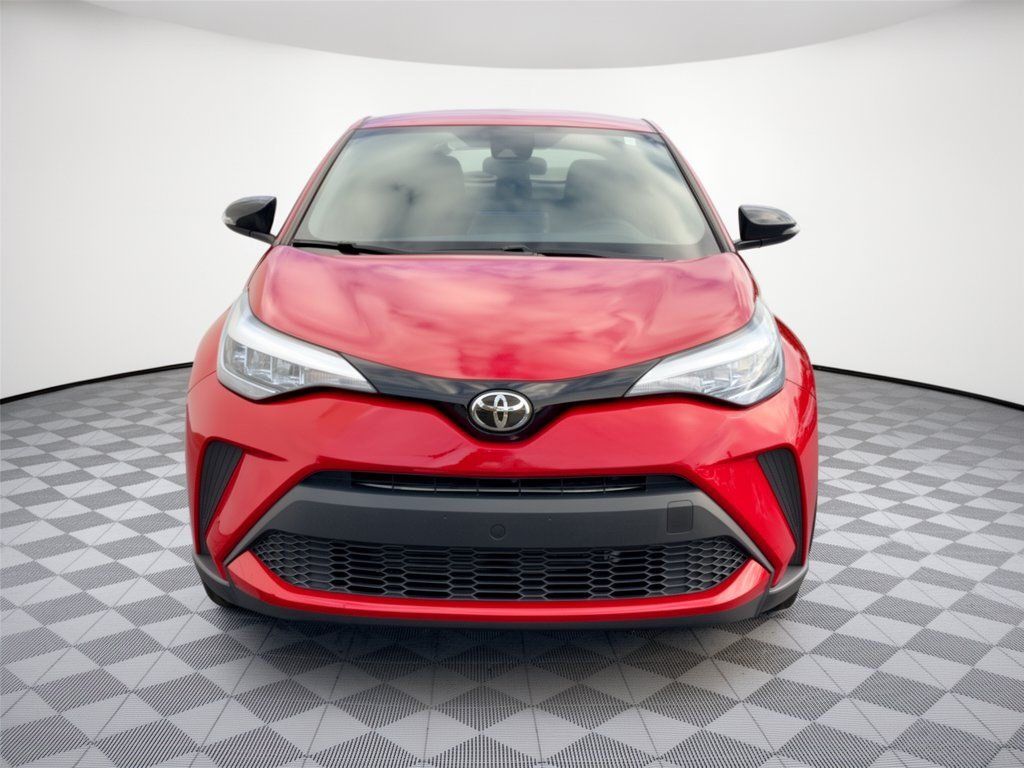 Used 2022 Toyota C-HR XLE FWD image 6