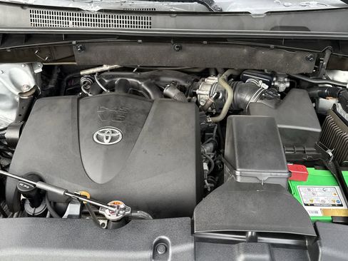 Used 2019 Toyota Highlander Limited image 13