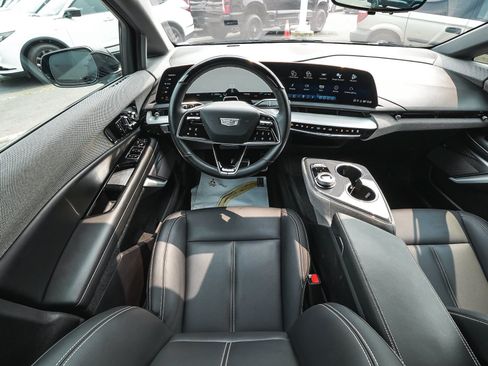Used 2025 Cadillac Optiq Luxury 1 AWD/4WD image 51