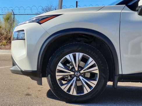 Used 2021 Nissan Rogue SV image 9