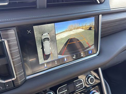 Used 2022 GMC Yukon Denali w/ Denali Premium Package image 32