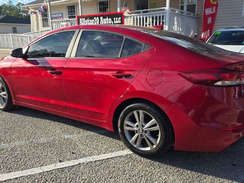 Used 2017 Hyundai Elantra SE image 6