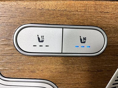 Used 2021 Mercedes-Benz GLE 350 4MATIC image 35