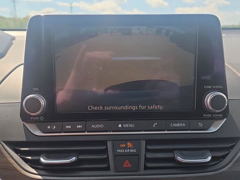 Used 2024 Nissan Altima 2.5 SV AWD/4WD image 24