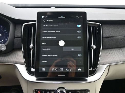 New 2026 Volvo XC90 B6 Ultra image 18