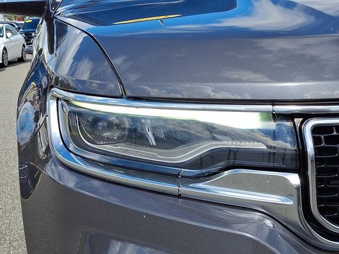 Used 2023 Jeep Wagoneer L Series II image 9