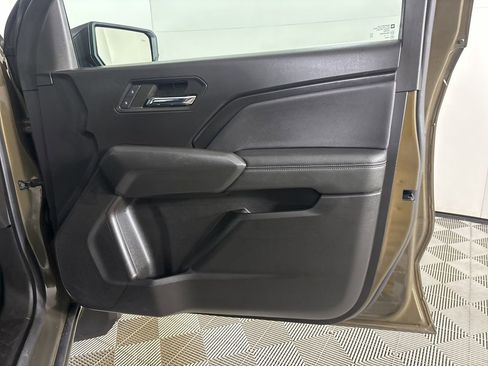 Used 2023 Chevrolet Colorado LT w/ LT Convenience Package II image 25