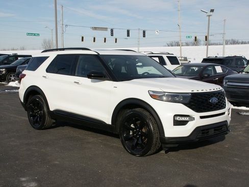 Used 2023 Ford Explorer ST-Line image 2