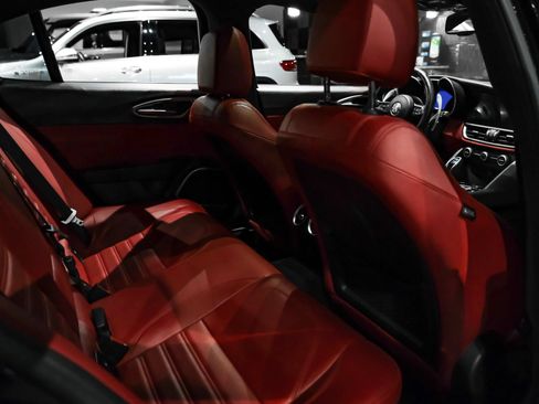 Used 2020 Alfa Romeo Giulia Ti Sport w/ Quick Order Package 22U Sport RWD image 31