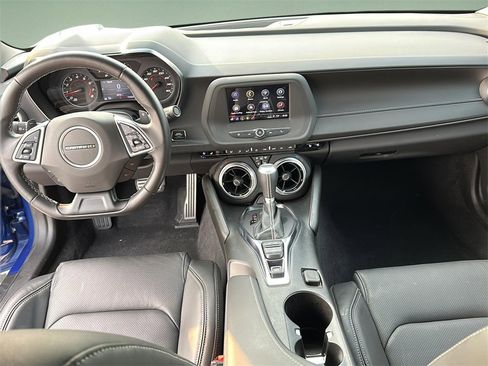Used 2022 Chevrolet Camaro LT w/ RS Package image 9