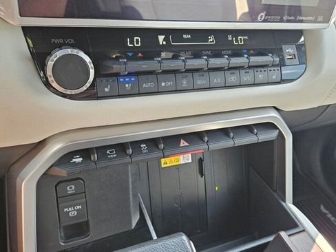 Used 2023 Toyota Sequoia Capstone image 25