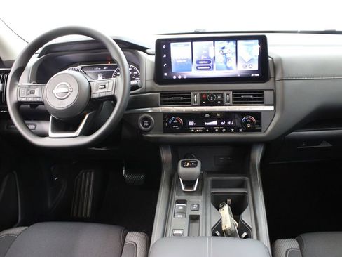 New 2026 Nissan Pathfinder S FWD image 18