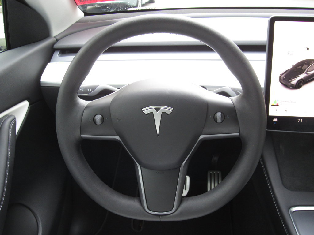 Used 2022 Tesla Model Y Performance AWD/4WD image 23