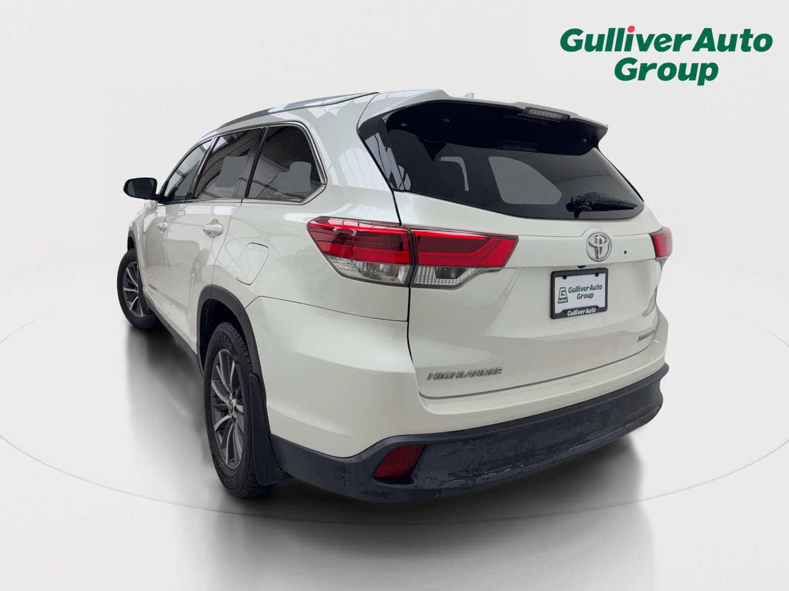 Used 2019 Toyota Highlander XLE AWD/4WD image 5