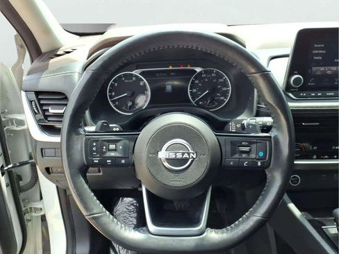 Used 2022 Nissan Rogue SV w/ SV Premium Package FWD image 18