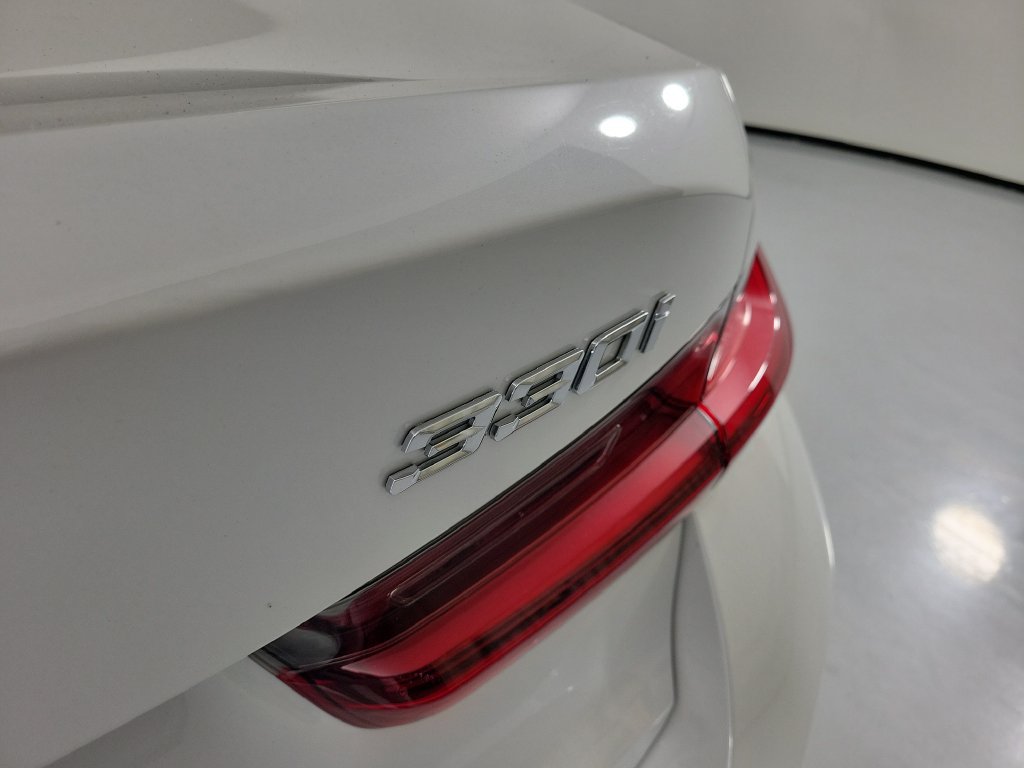 Used 2023 BMW 330i Sedan w/ Parking Assistance Package RWD image 7
