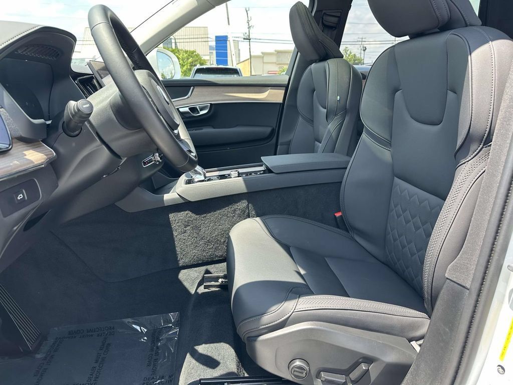 Used 2025 Volvo XC90 B6 Plus AWD/4WD image 10