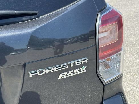Used 2017 Subaru Forester 2.5i Premium AWD/4WD image 29