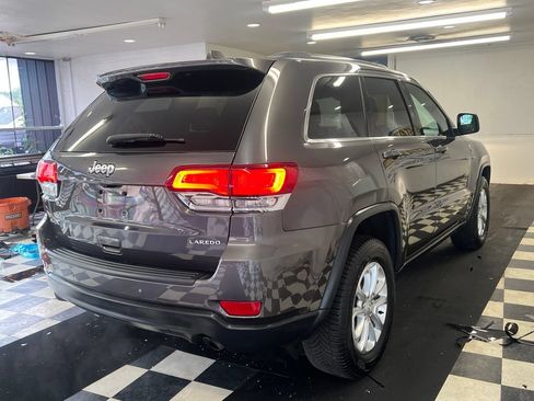 Used 2021 Jeep Grand Cherokee Laredo AWD/4WD image 15