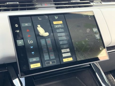 New 2025 Land Rover Range Rover Sport SE AWD/4WD image 17